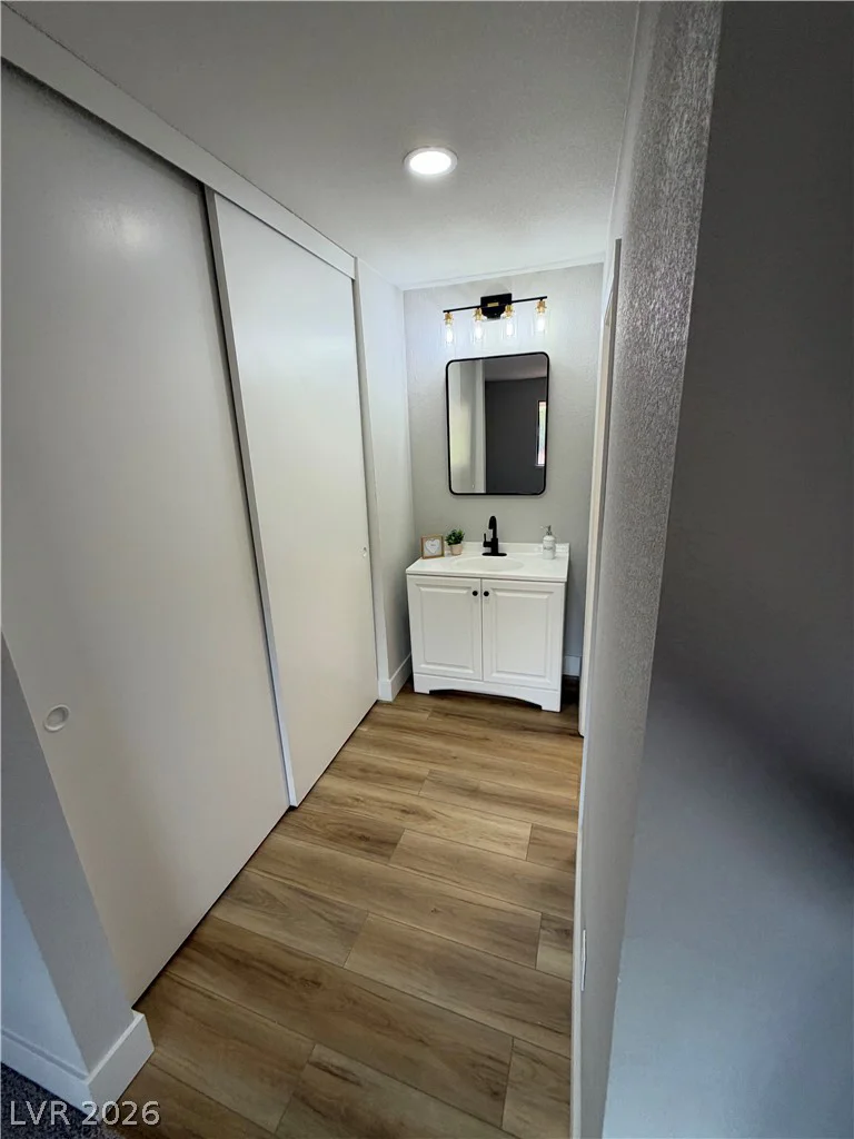 2556 Paradise Village, Las Vegas, NV 89120