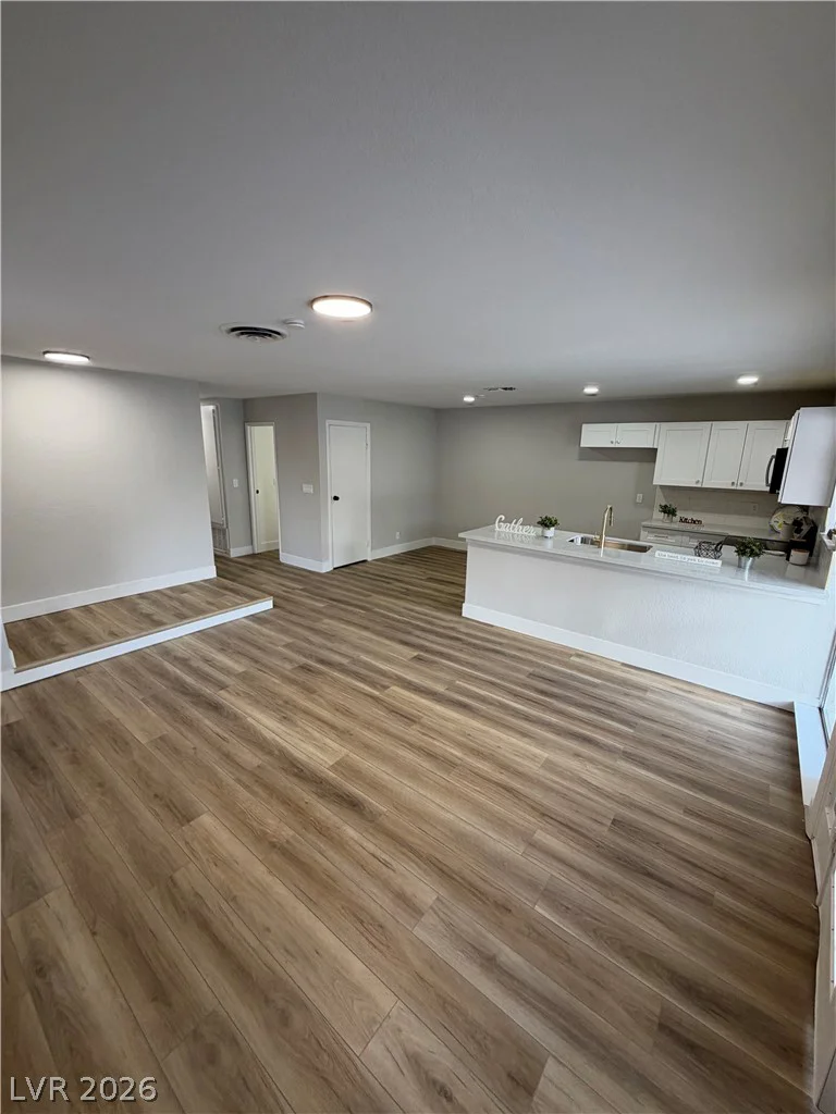 2556 Paradise Village, Las Vegas, NV 89120