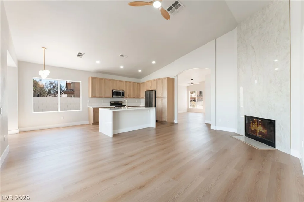 8408 Sea Glen, Las Vegas, NV 89128