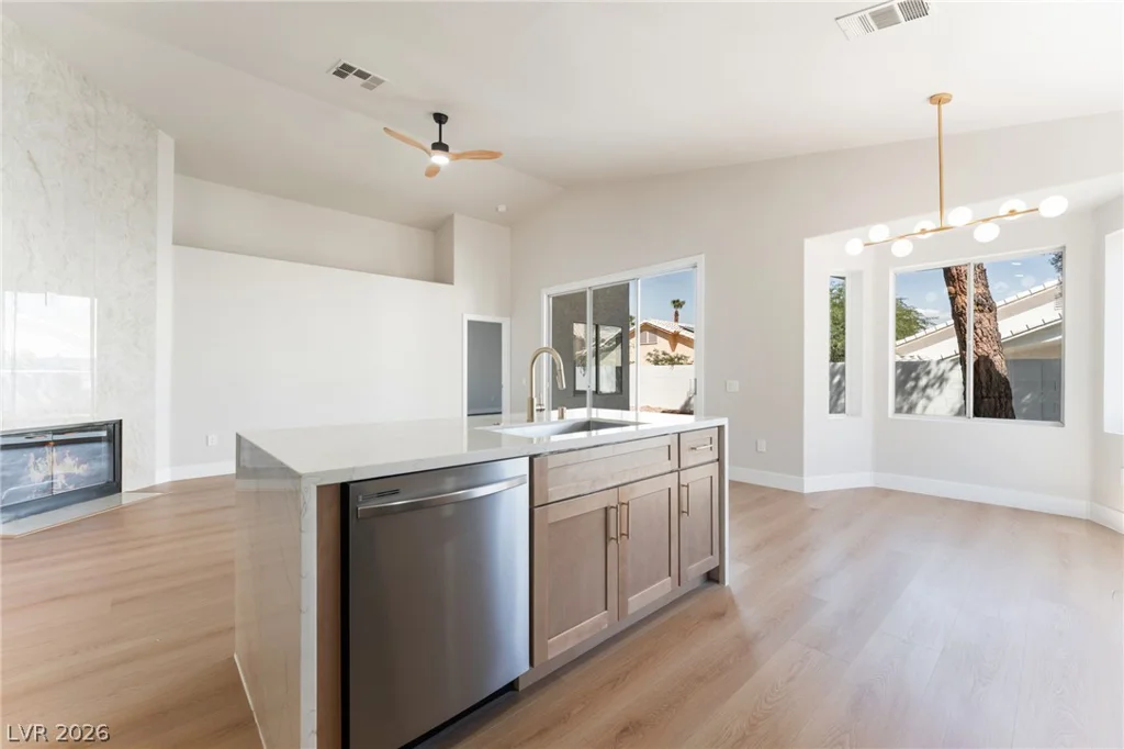 8408 Sea Glen, Las Vegas, NV 89128