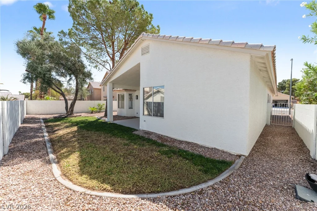 8408 Sea Glen, Las Vegas, NV 89128