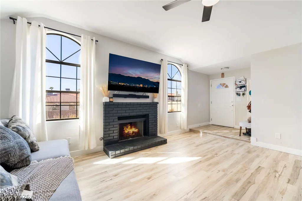 124 Almendio, Henderson, NV 89074