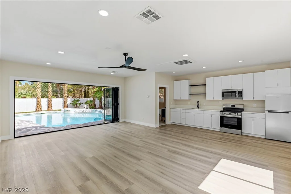 10626 San Vercelli, Las Vegas, NV 89141
