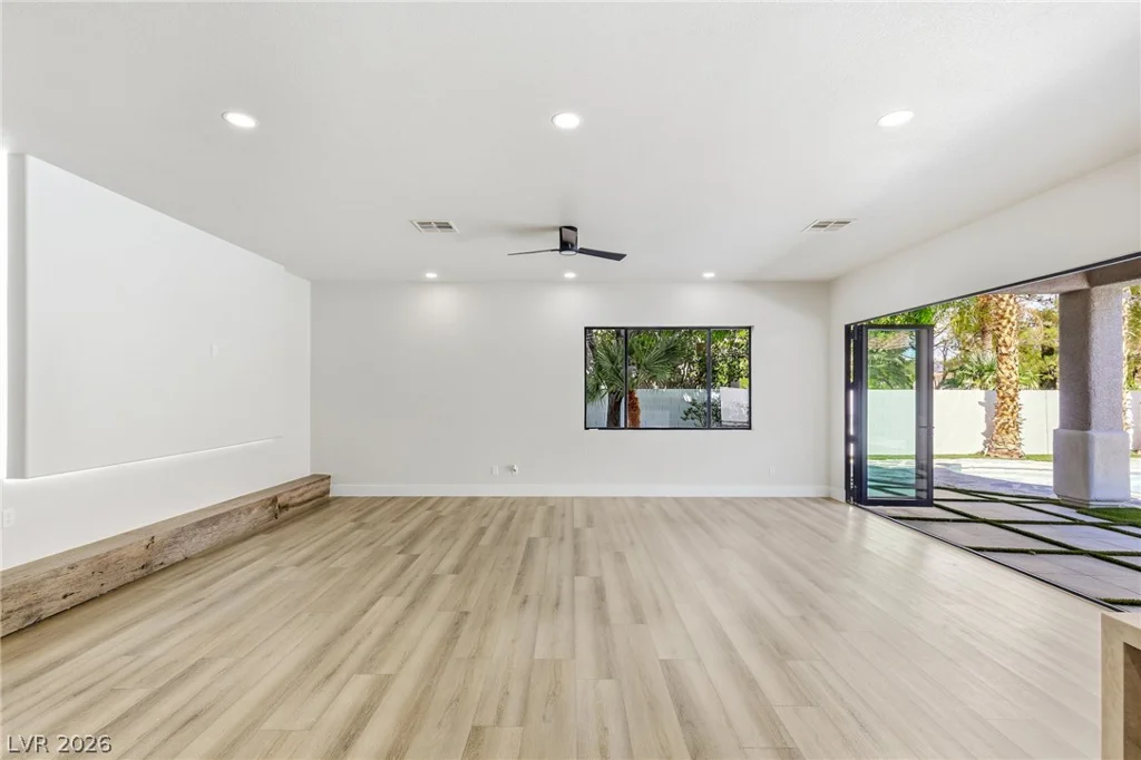10626 San Vercelli, Las Vegas, NV 89141