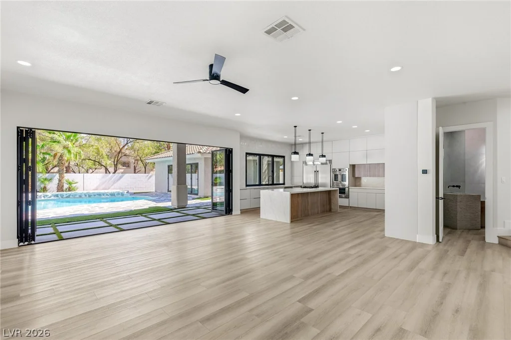 10626 San Vercelli, Las Vegas, NV 89141