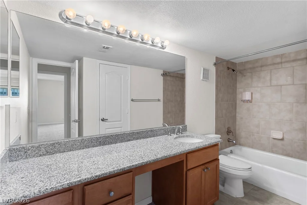 697 Oakmont, Las Vegas, NV 89109