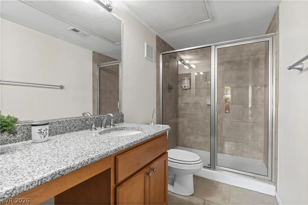 697 Oakmont, Las Vegas, NV 89109