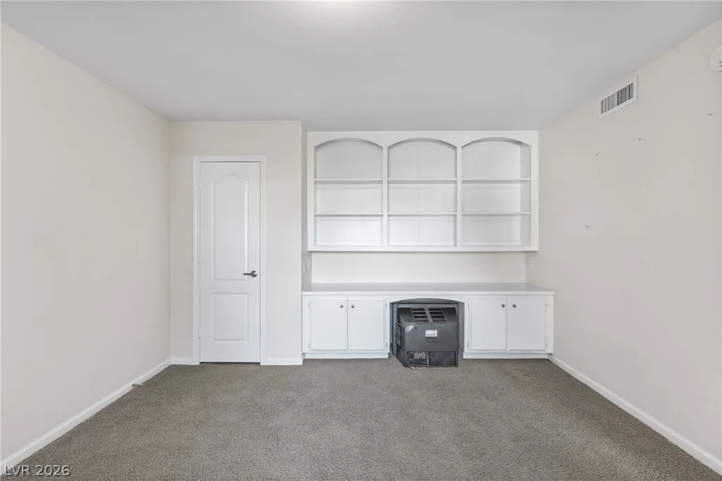 697 Oakmont, Las Vegas, NV 89109