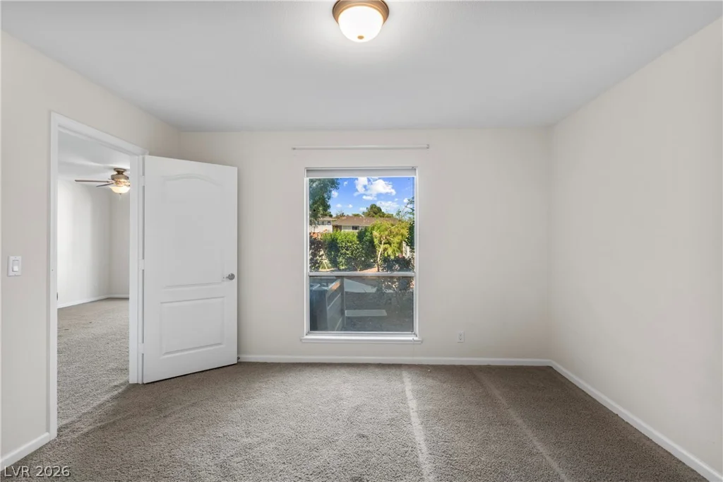 697 Oakmont, Las Vegas, NV 89109