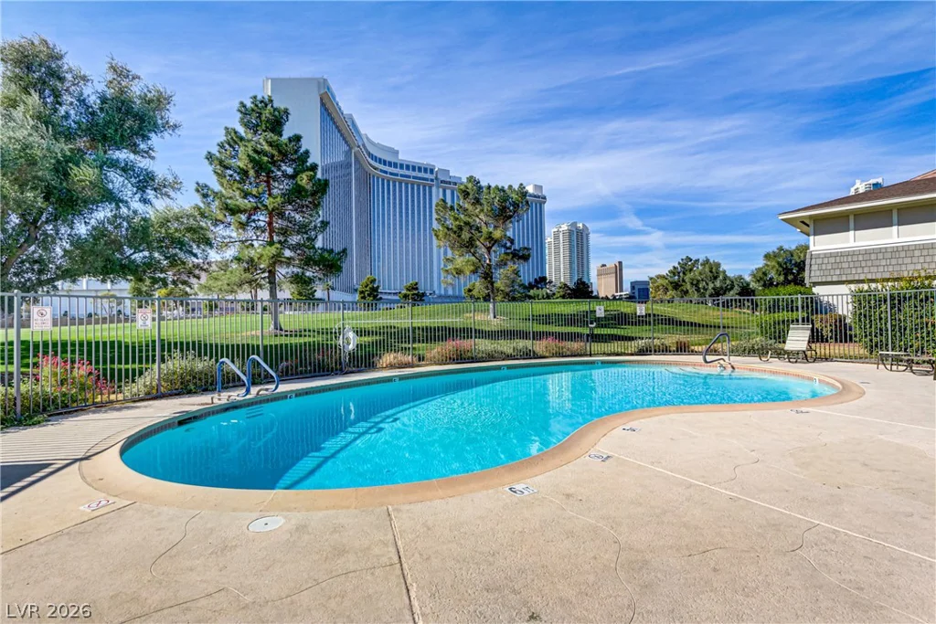 697 Oakmont, Las Vegas, NV 89109