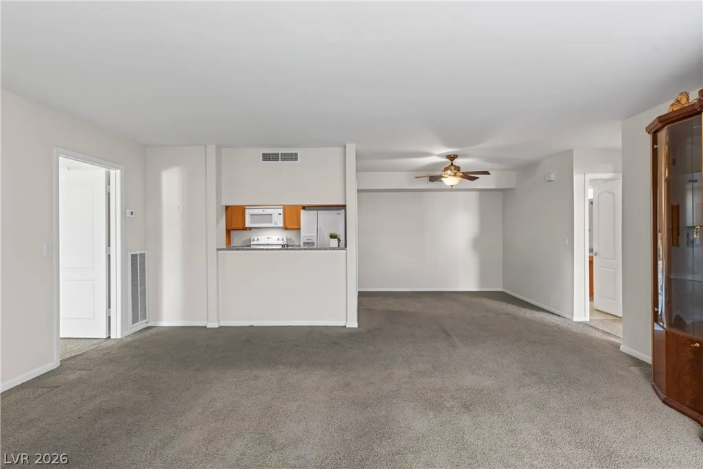697 Oakmont, Las Vegas, NV 89109