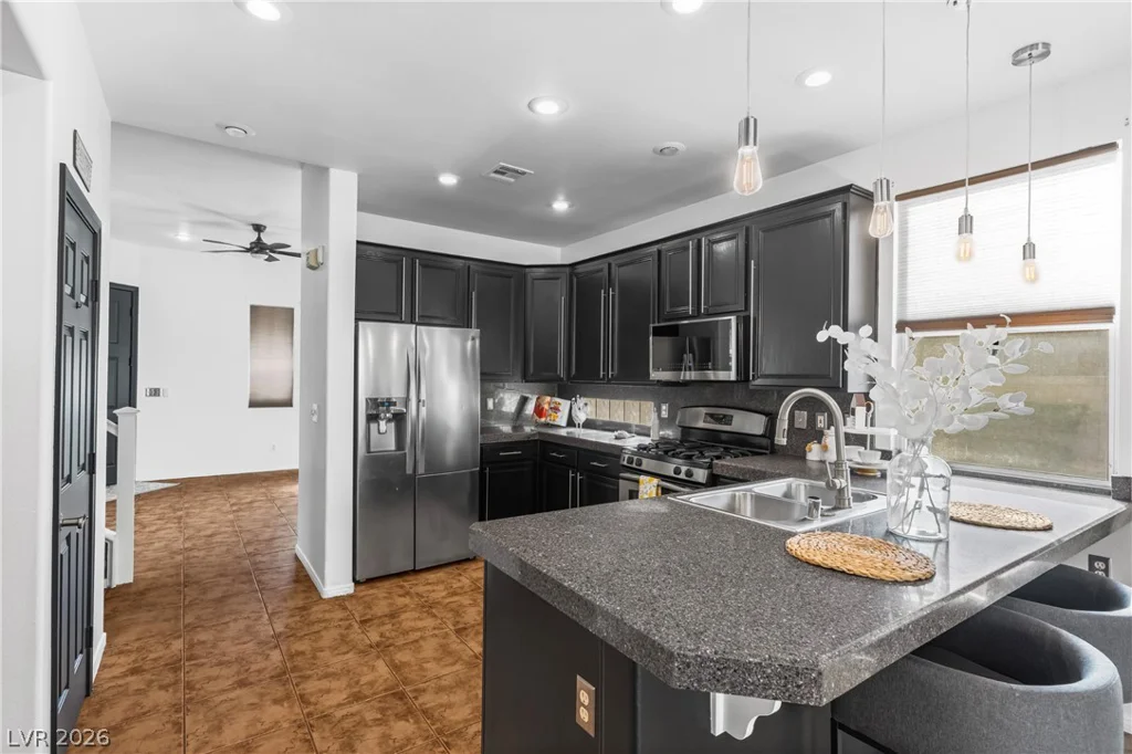 688 Canfield Point, Las Vegas, NV 89183