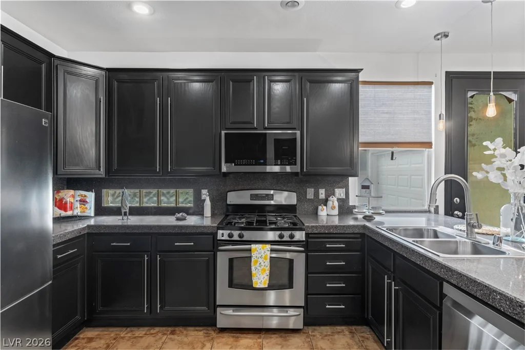 688 Canfield Point, Las Vegas, NV 89183