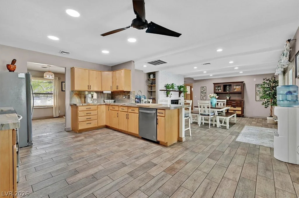 6824 Adobe, Las Vegas, NV 89146