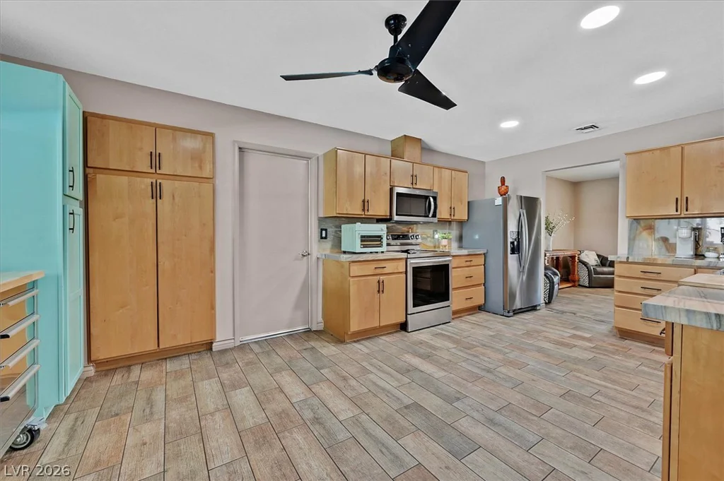 6824 Adobe, Las Vegas, NV 89146