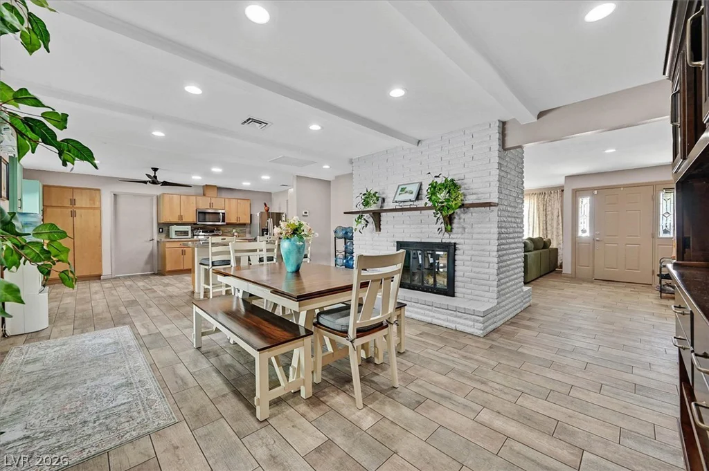 6824 Adobe, Las Vegas, NV 89146