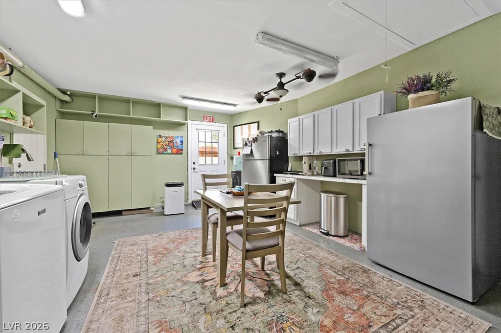 6824 Adobe, Las Vegas, NV 89146
