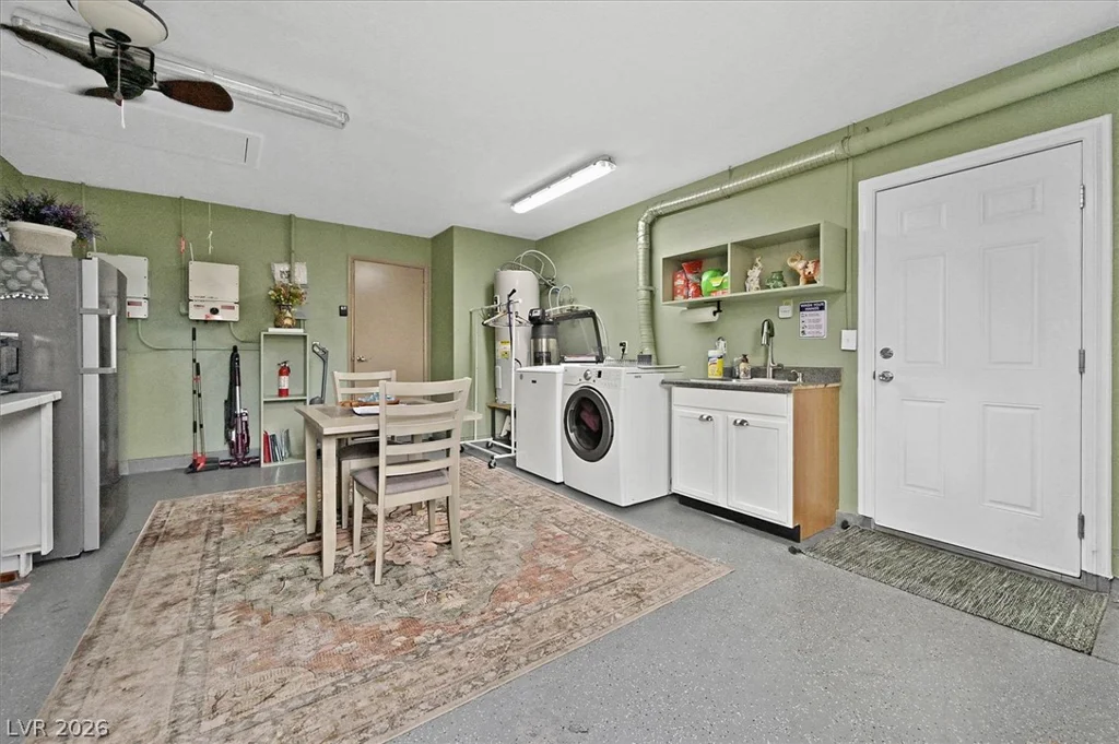 6824 Adobe, Las Vegas, NV 89146