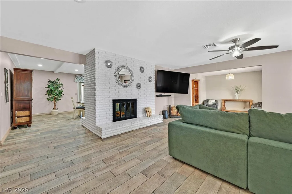 6824 Adobe, Las Vegas, NV 89146