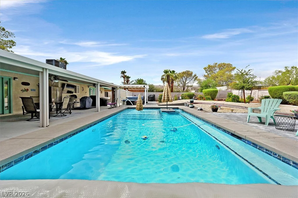 6824 Adobe, Las Vegas, NV 89146