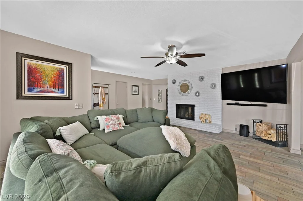 6824 Adobe, Las Vegas, NV 89146