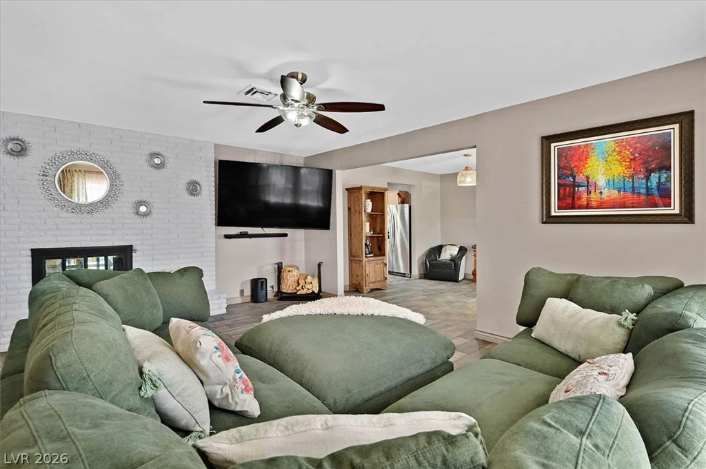 6824 Adobe, Las Vegas, NV 89146