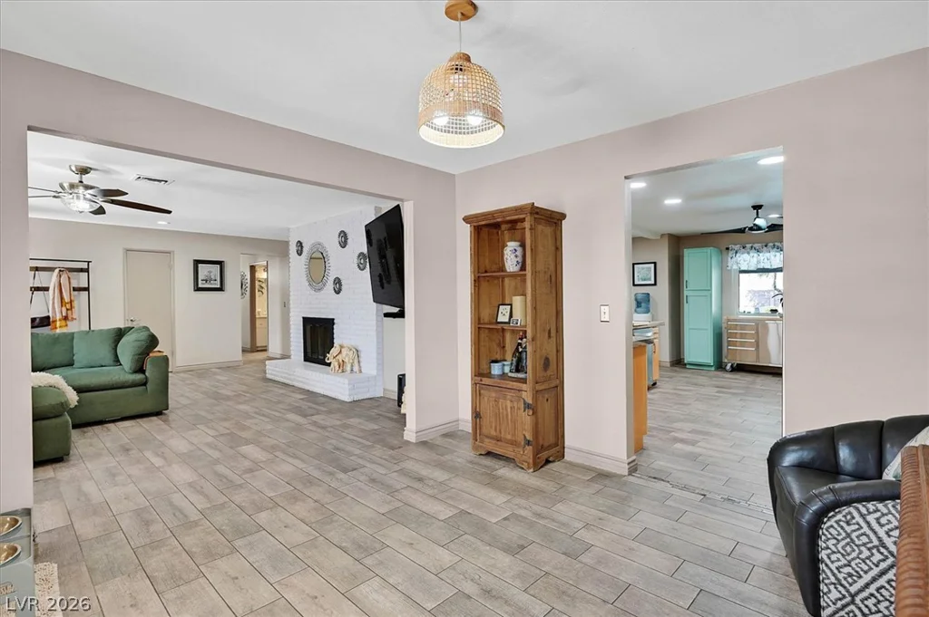 6824 Adobe, Las Vegas, NV 89146