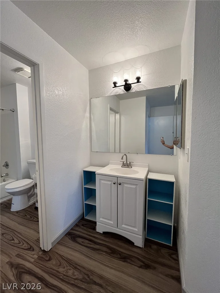 6750 Del Rey, Las Vegas, NV 89146