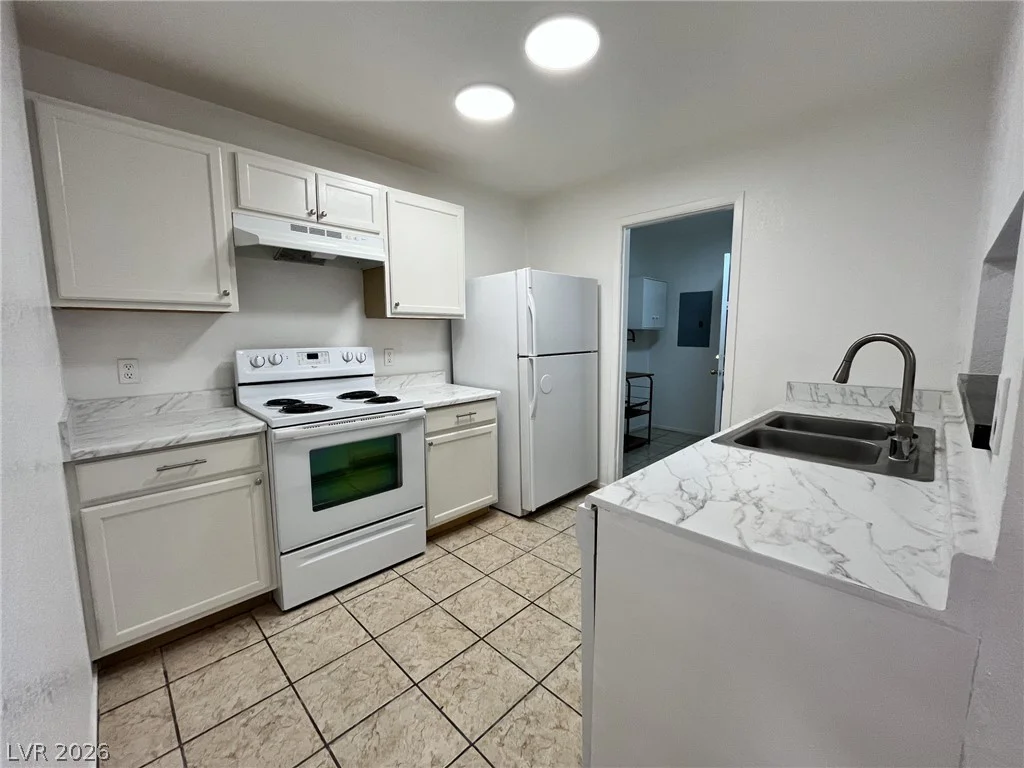 6750 Del Rey, Las Vegas, NV 89146