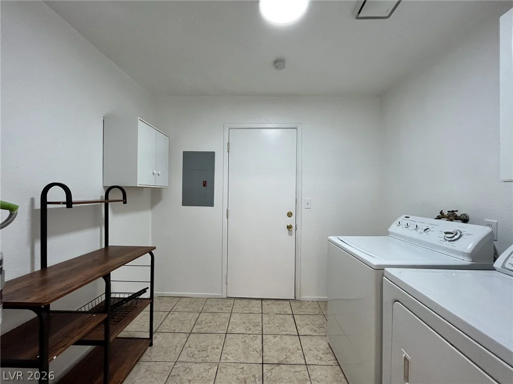 6750 Del Rey, Las Vegas, NV 89146