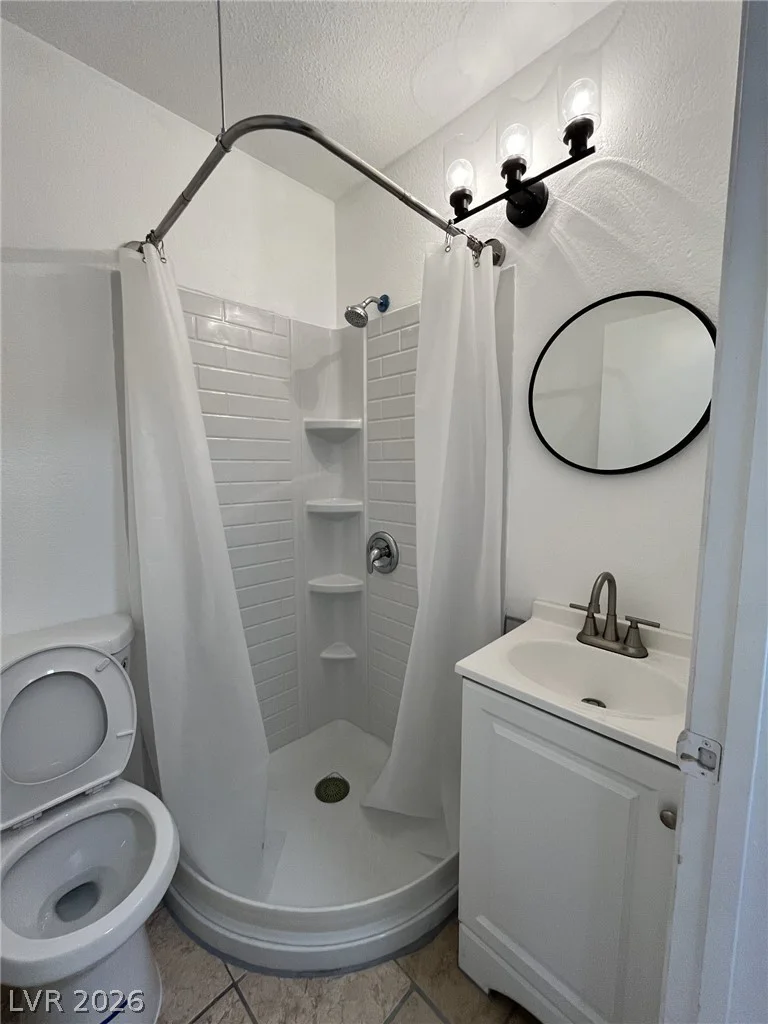 6750 Del Rey, Las Vegas, NV 89146