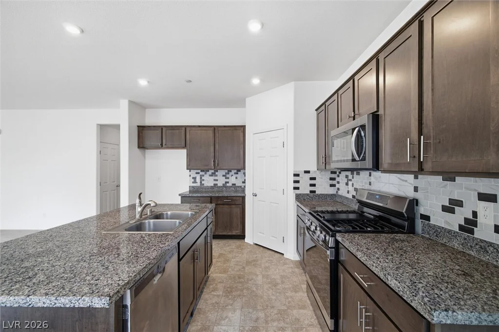 6047 Castle Gardens, Las Vegas, NV 89130