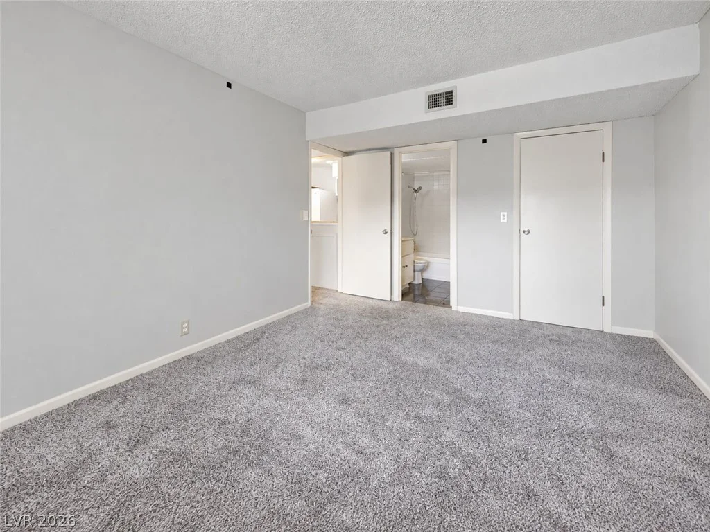 615 Royal Crest, Las Vegas, NV 89169