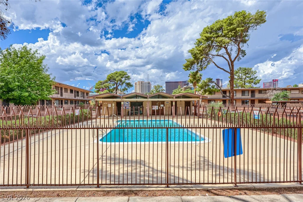 615 Royal Crest, Las Vegas, NV 89169