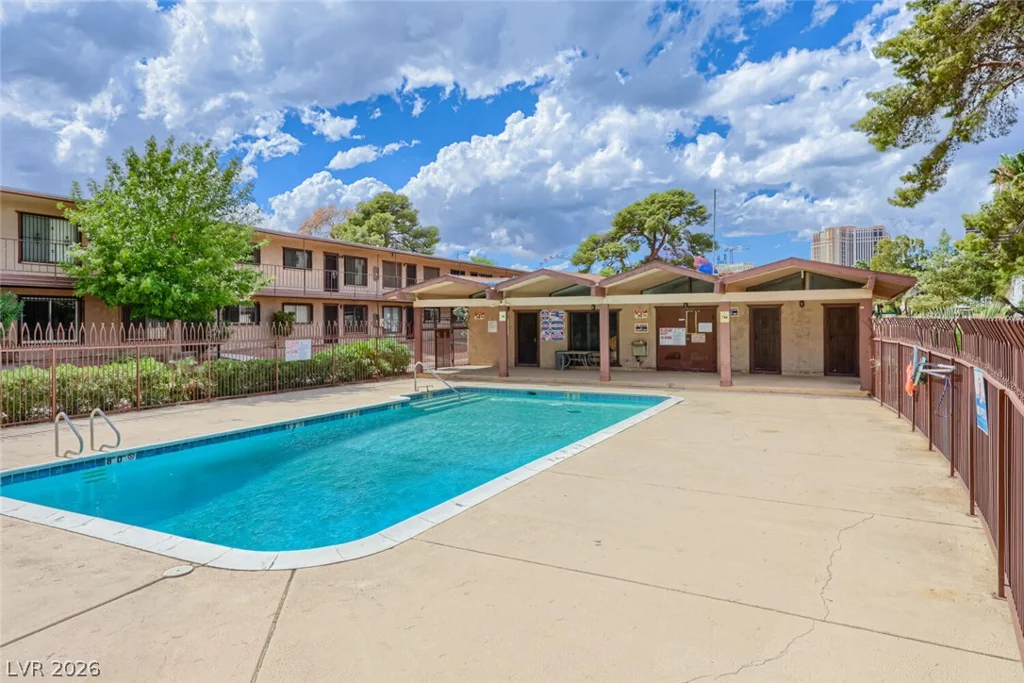615 Royal Crest, Las Vegas, NV 89169