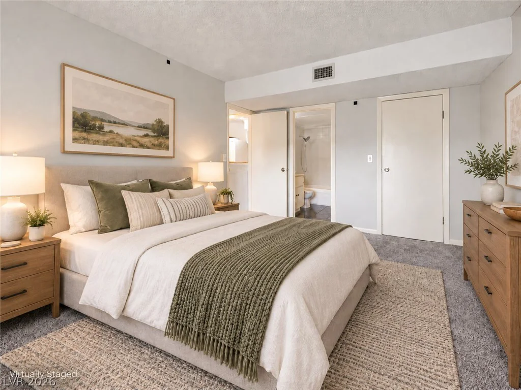 615 Royal Crest, Las Vegas, NV 89169