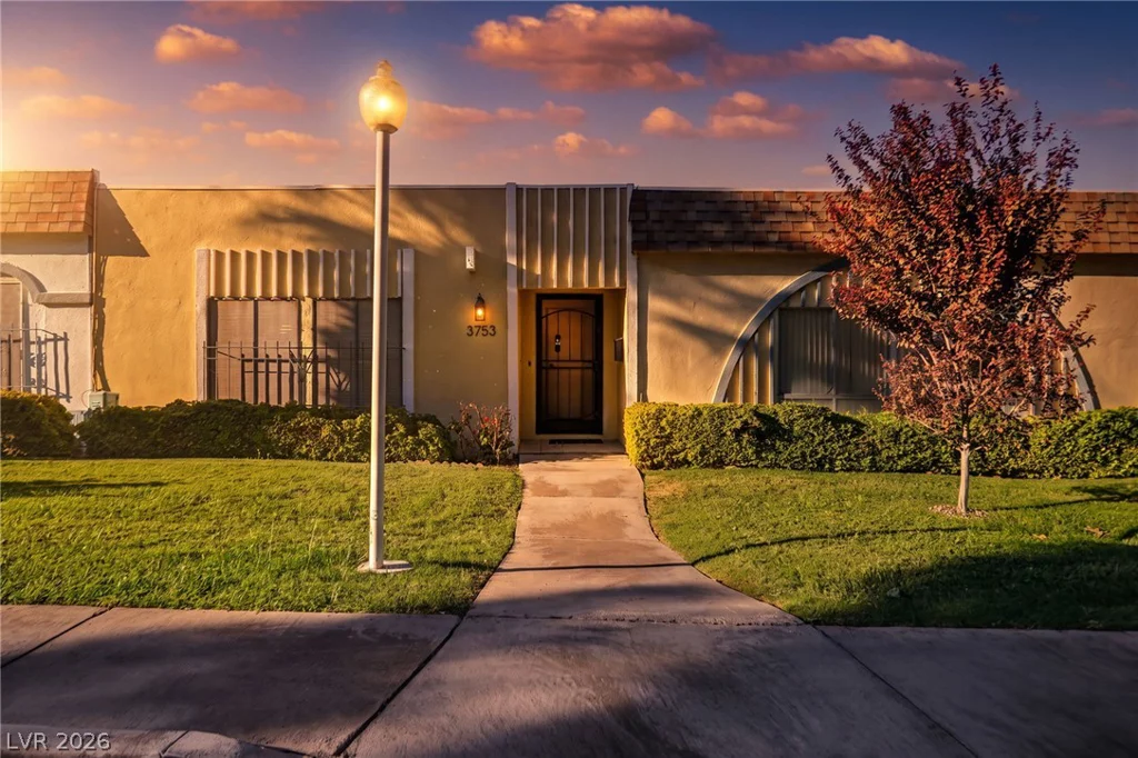 3753 Fairlawn, Las Vegas, NV 89121