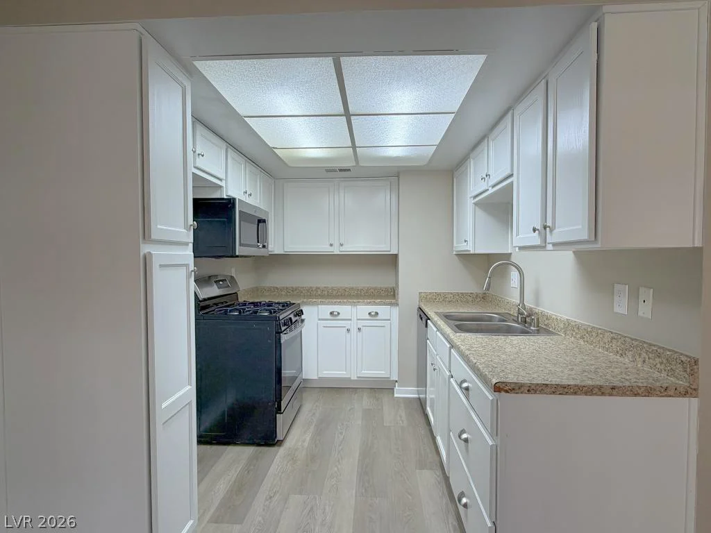 200 Brookside, Las Vegas, NV 89107
