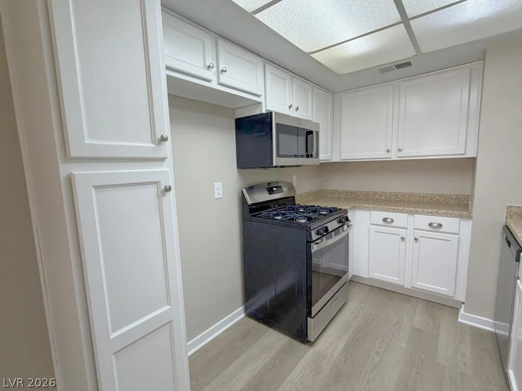 200 Brookside, Las Vegas, NV 89107