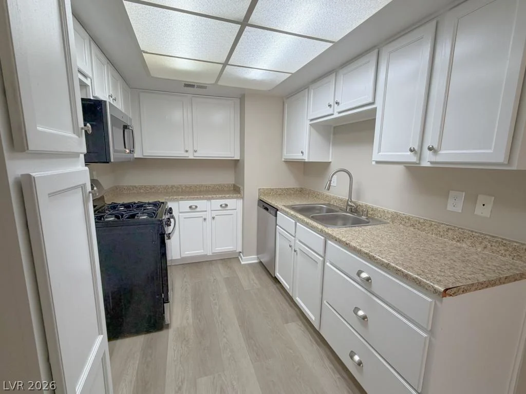 200 Brookside, Las Vegas, NV 89107