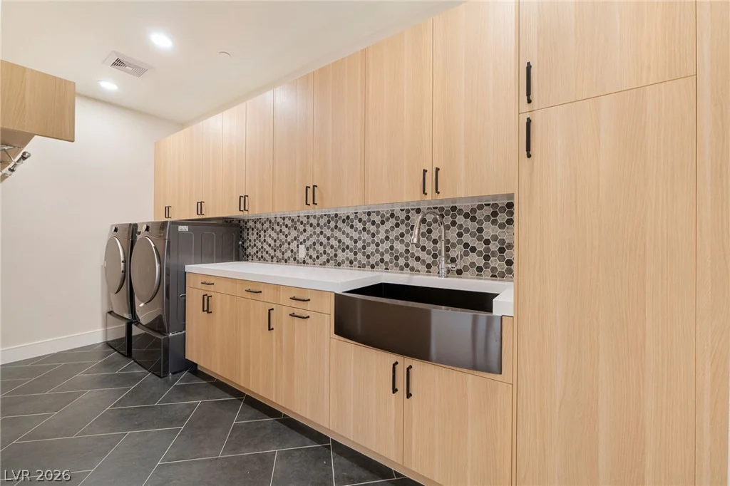 5624 Dapple Gray, Las Vegas, NV 89149