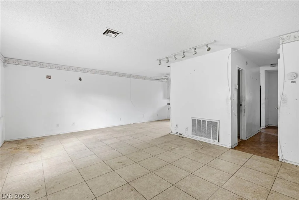 179 Greenbriar Townhouse, Las Vegas, NV 89121