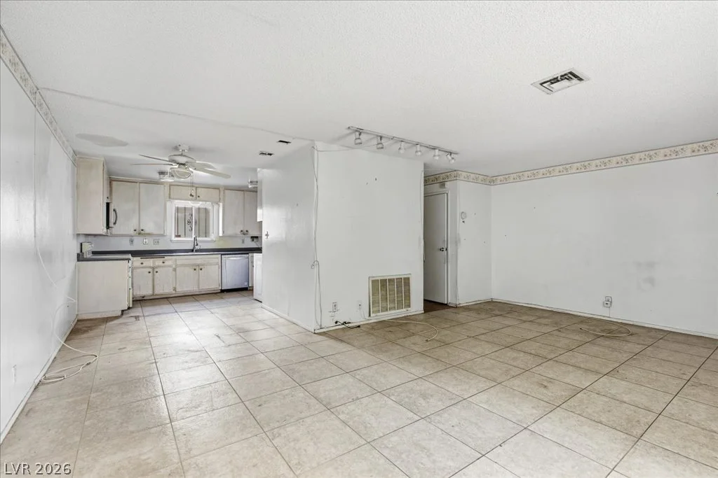 179 Greenbriar Townhouse, Las Vegas, NV 89121