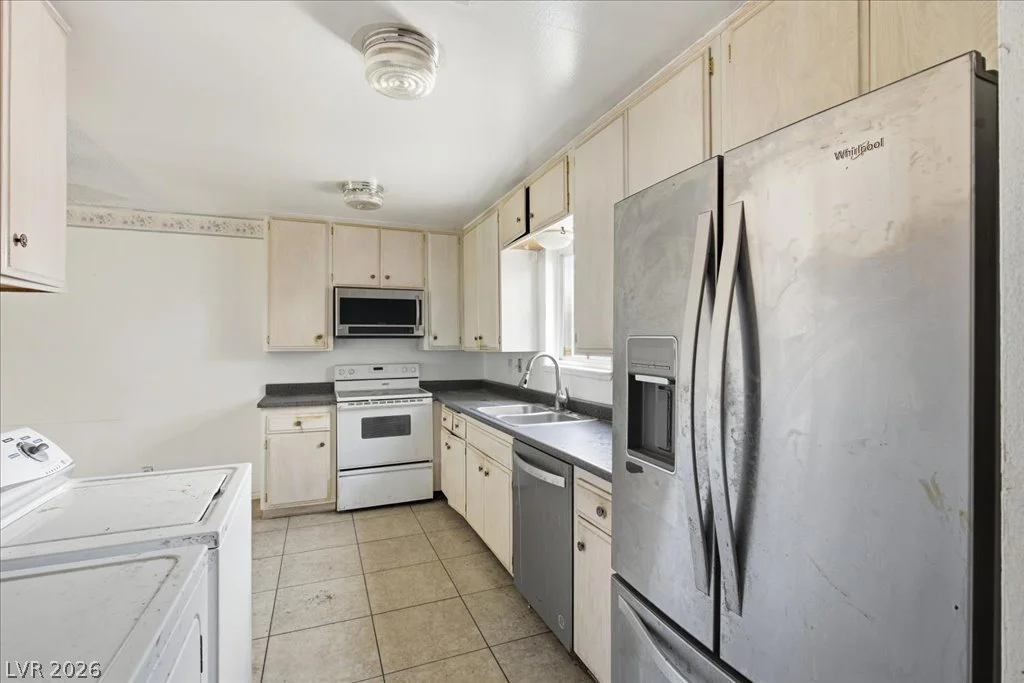 179 Greenbriar Townhouse, Las Vegas, NV 89121