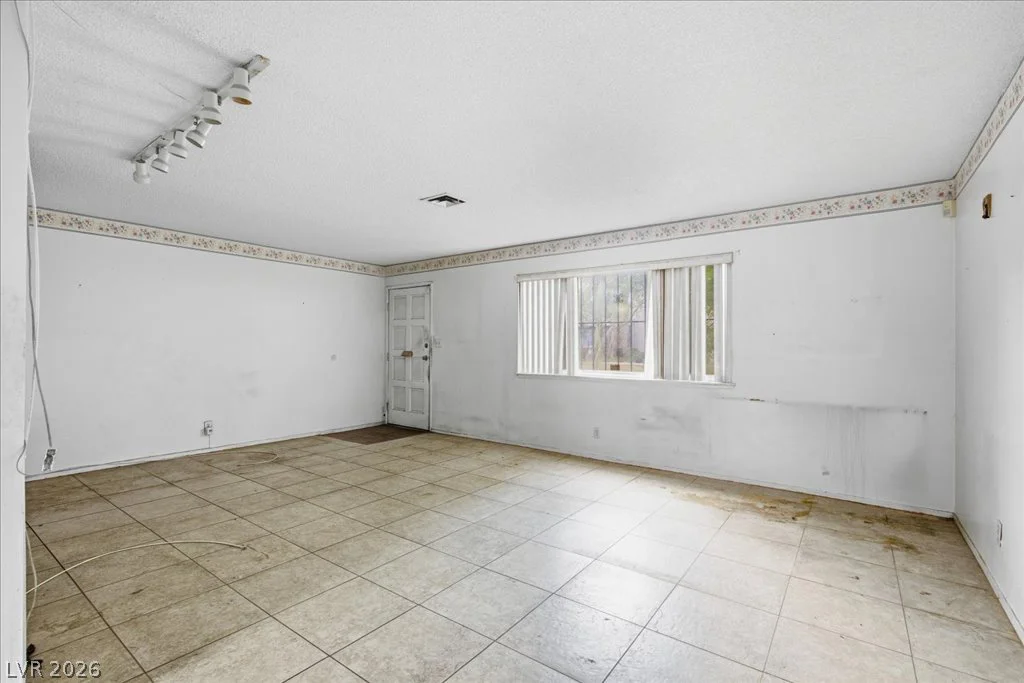 179 Greenbriar Townhouse, Las Vegas, NV 89121
