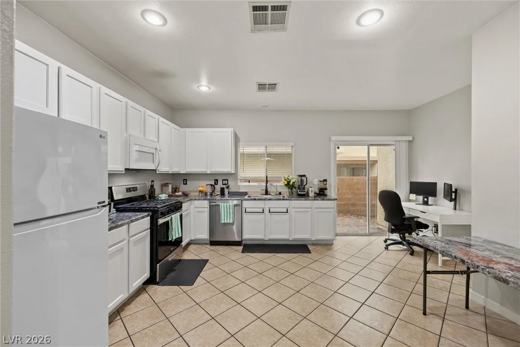 6880 Silver Eagle, Las Vegas, NV 89122