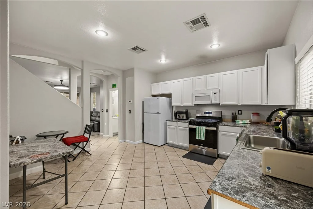 6880 Silver Eagle, Las Vegas, NV 89122