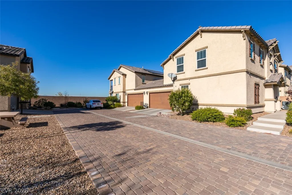 1029 Spotted Saddle, Henderson, NV 89015