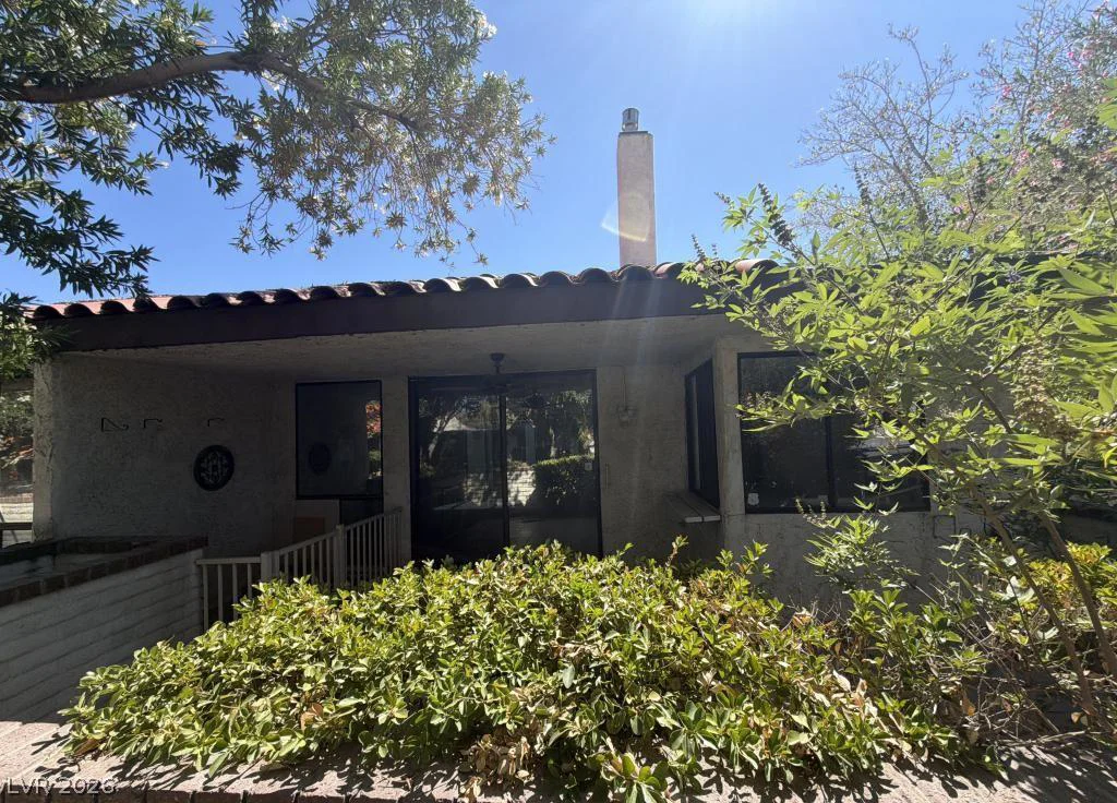 2438 El Paseo, Las Vegas, NV 89121
