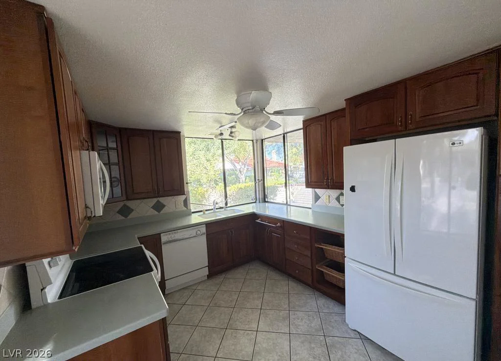 2438 El Paseo, Las Vegas, NV 89121